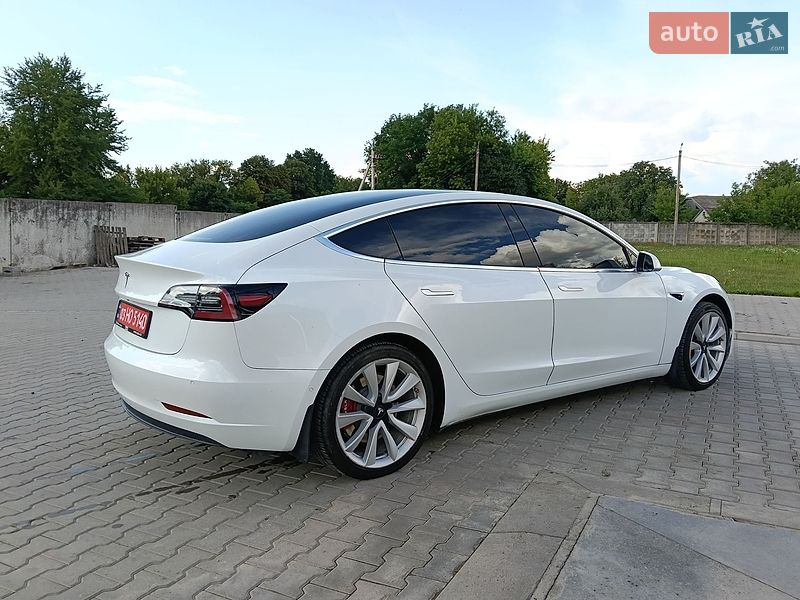 Седан Tesla Model 3 2019 в Дунаївцях