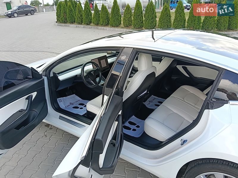 Седан Tesla Model 3 2019 в Дунаївцях