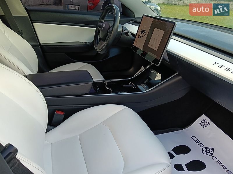 Седан Tesla Model 3 2019 в Дунаївцях