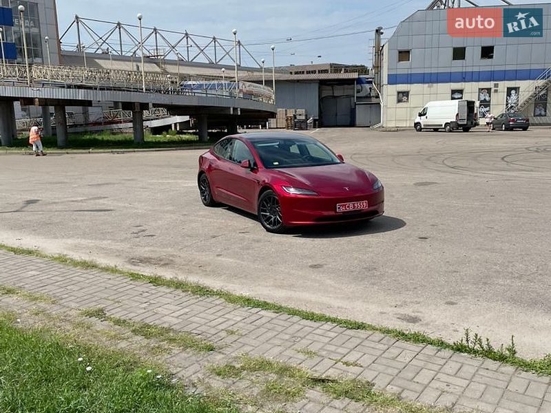 Седан Tesla Model 3 2025 в Кривом Роге