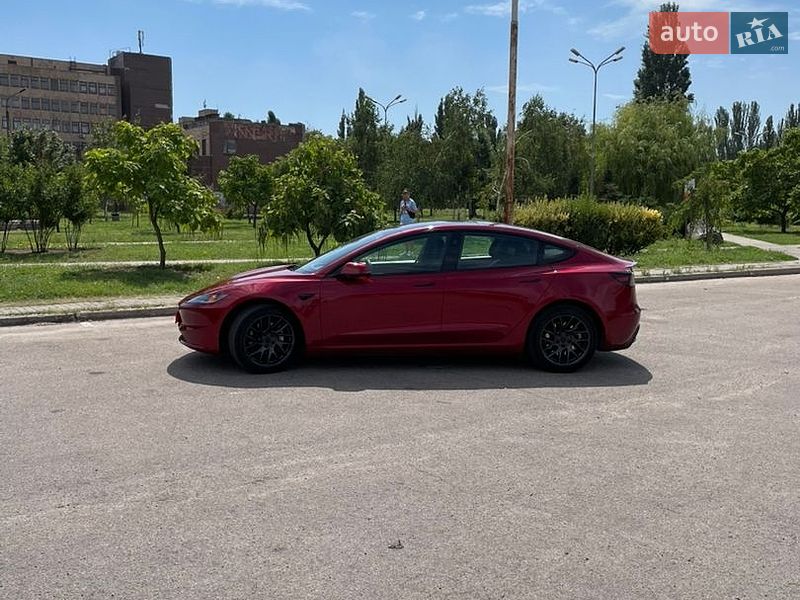 Седан Tesla Model 3 2025 в Кривом Роге