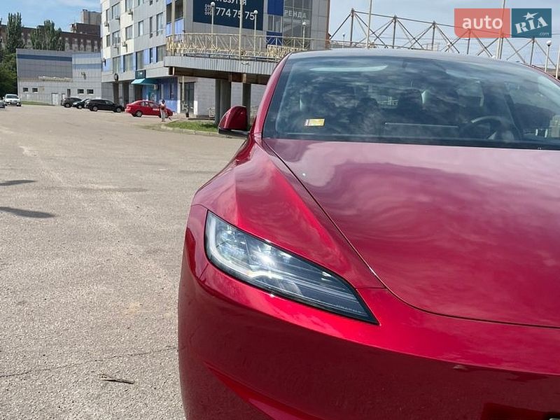Седан Tesla Model 3 2025 в Кривом Роге