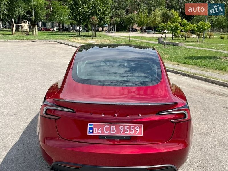 Седан Tesla Model 3 2025 в Кривом Роге