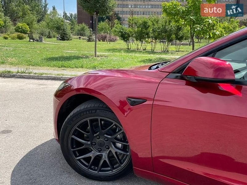 Седан Tesla Model 3 2025 в Кривом Роге