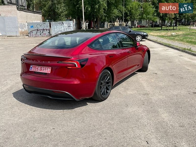 Седан Tesla Model 3 2025 в Кривом Роге