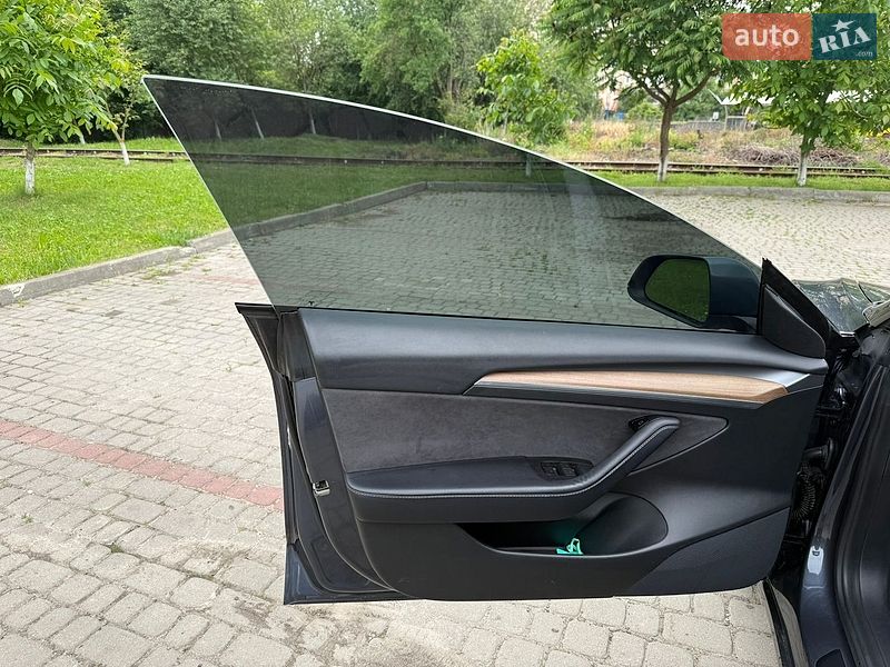 Седан Tesla Model 3 2021 в Ивано-Франковске