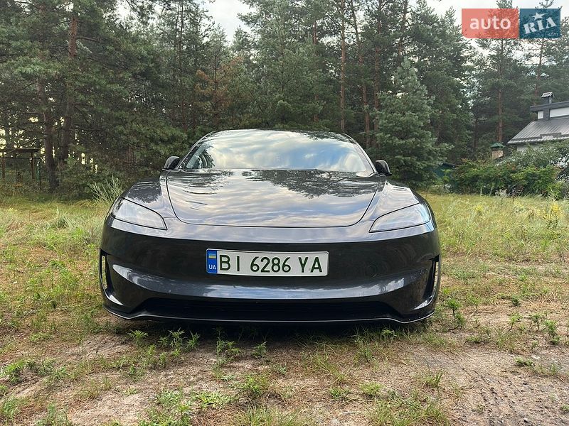 Седан Tesla Model 3 2024 в Полтаві