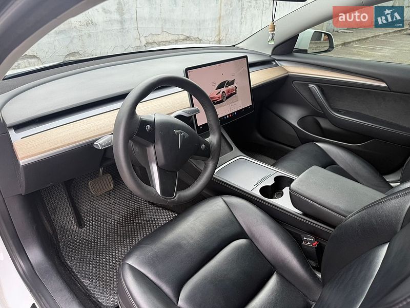 Седан Tesla Model 3 2022 в Запоріжжі
