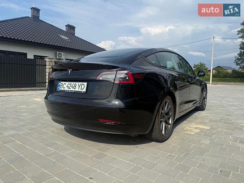 Седан Tesla Model 3 2022 в Львові