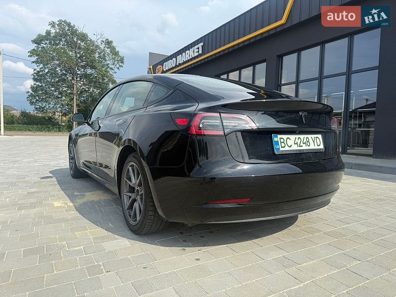Седан Tesla Model 3 2022 в Львові