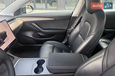 Седан Tesla Model 3 2022 в Львові