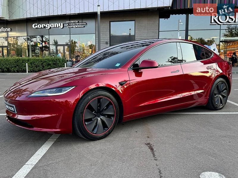 Седан Tesla Model 3 2024 в Києві