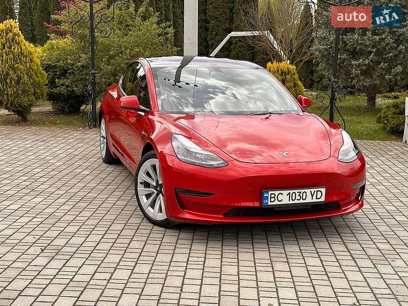 Седан Tesla Model 3 2023 в Самборе