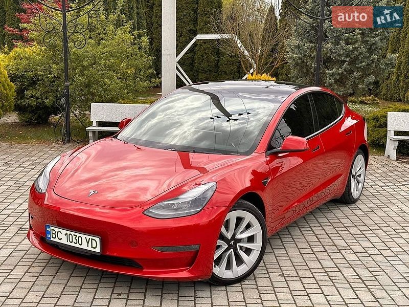 Седан Tesla Model 3 2023 в Самборе