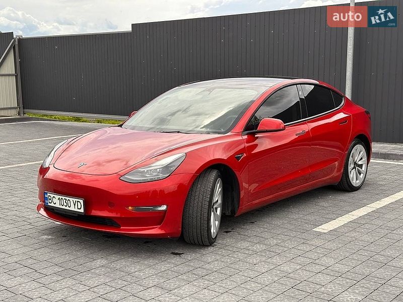 Седан Tesla Model 3 2023 в Самборе