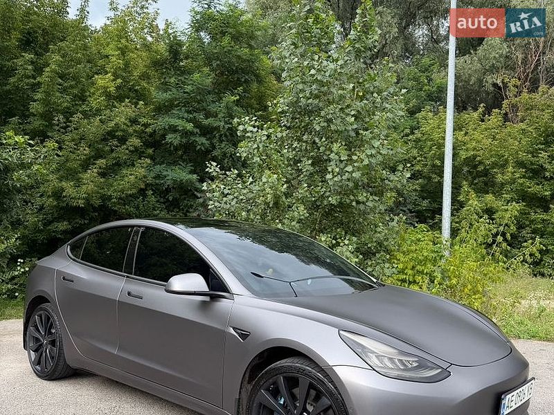 Tesla Model 3 2020