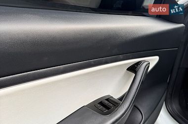 Седан Tesla Model 3 2020 в Днепре