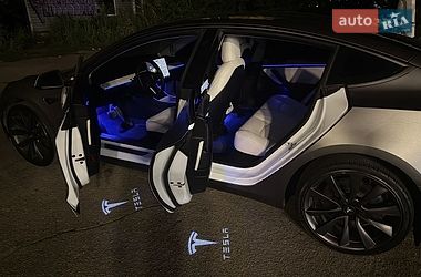 Седан Tesla Model 3 2020 в Днепре