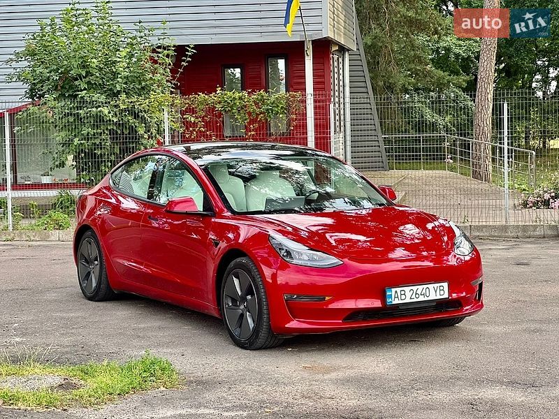 Седан Tesla Model 3 2021 в Вінниці