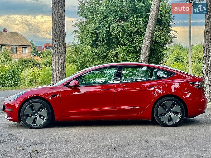 Седан Tesla Model 3 2021 в Вінниці