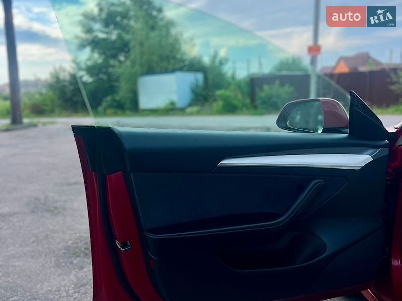 Седан Tesla Model 3 2021 в Вінниці