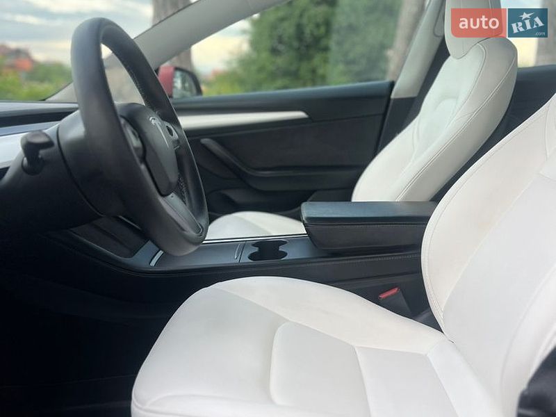 Седан Tesla Model 3 2021 в Вінниці