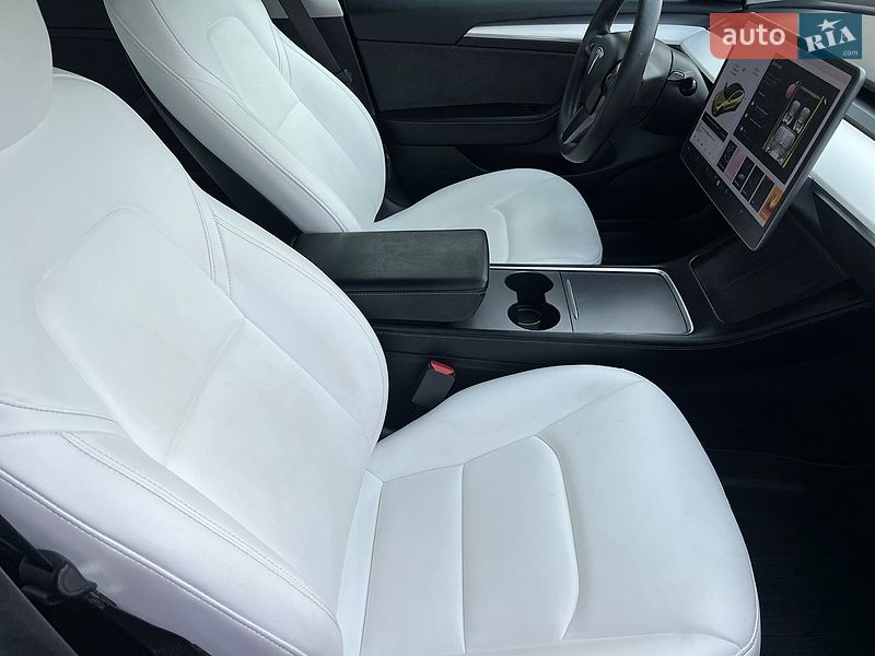 Седан Tesla Model 3 2021 в Вінниці