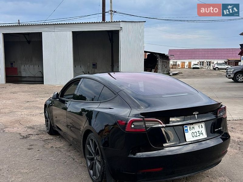 Седан Tesla Model 3 2018 в Сумах