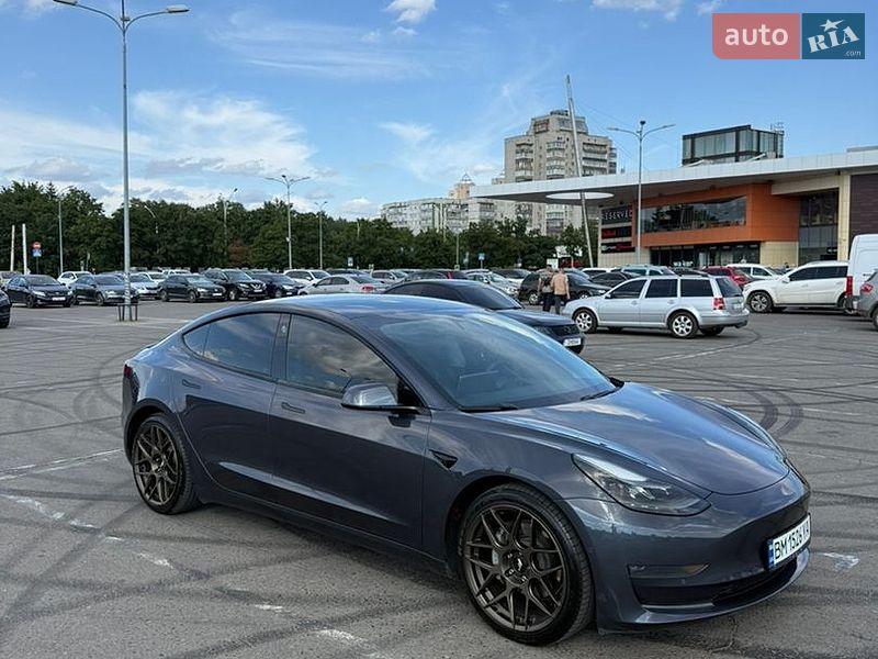 Tesla Model 3 2021