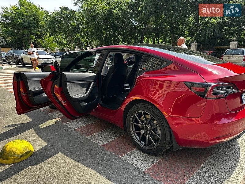 Седан Tesla Model 3 2018 в Одессе