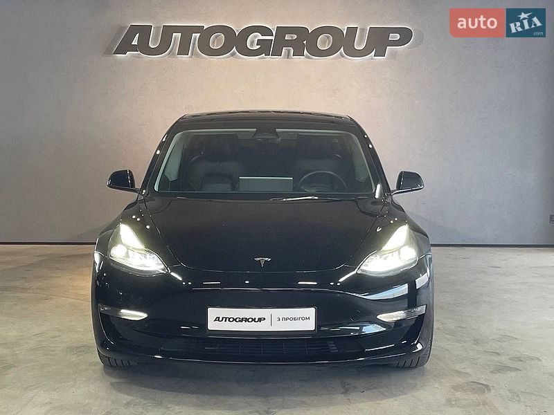Седан Tesla Model 3 2023 в Одессе