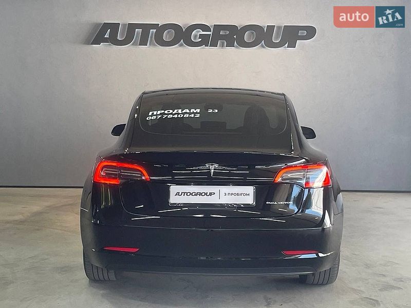 Седан Tesla Model 3 2023 в Одессе