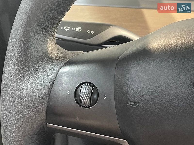 Седан Tesla Model 3 2023 в Одессе