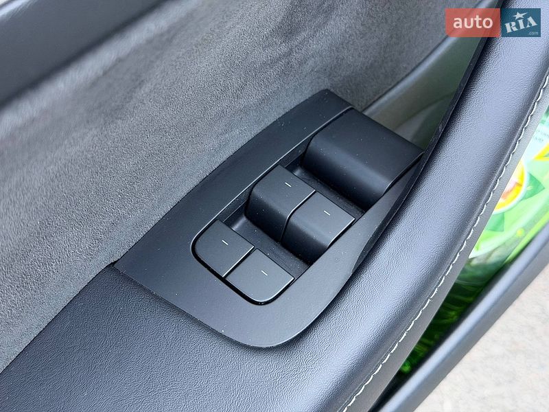 Седан Tesla Model 3 2022 в Кривом Роге