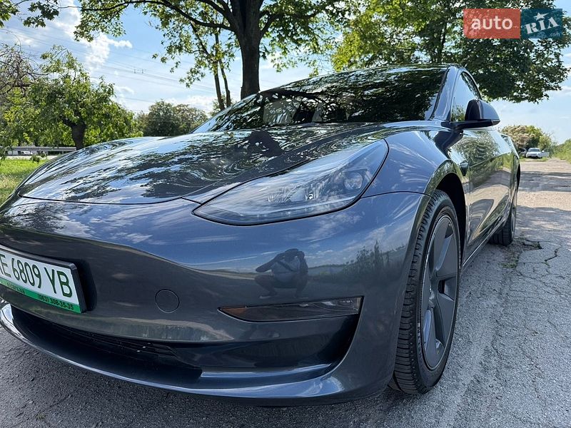 Седан Tesla Model 3 2023 в Днепре