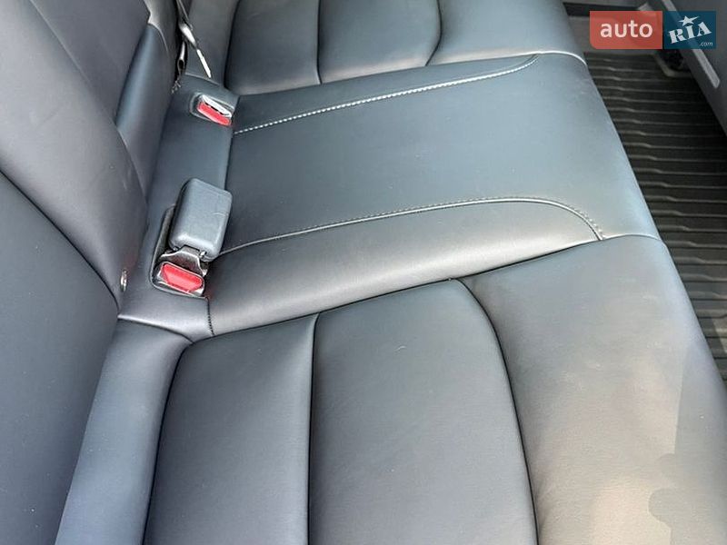 Седан Tesla Model 3 2023 в Днепре