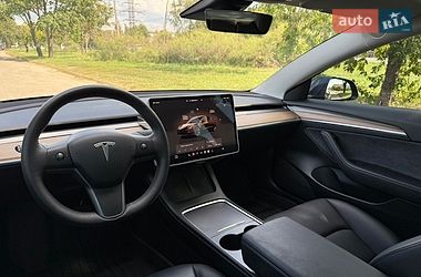 Седан Tesla Model 3 2023 в Днепре