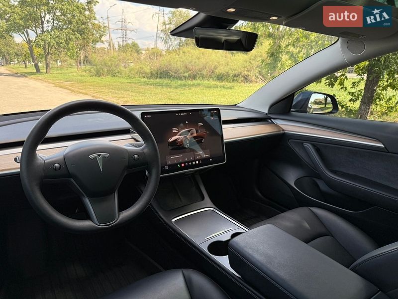 Седан Tesla Model 3 2023 в Днепре