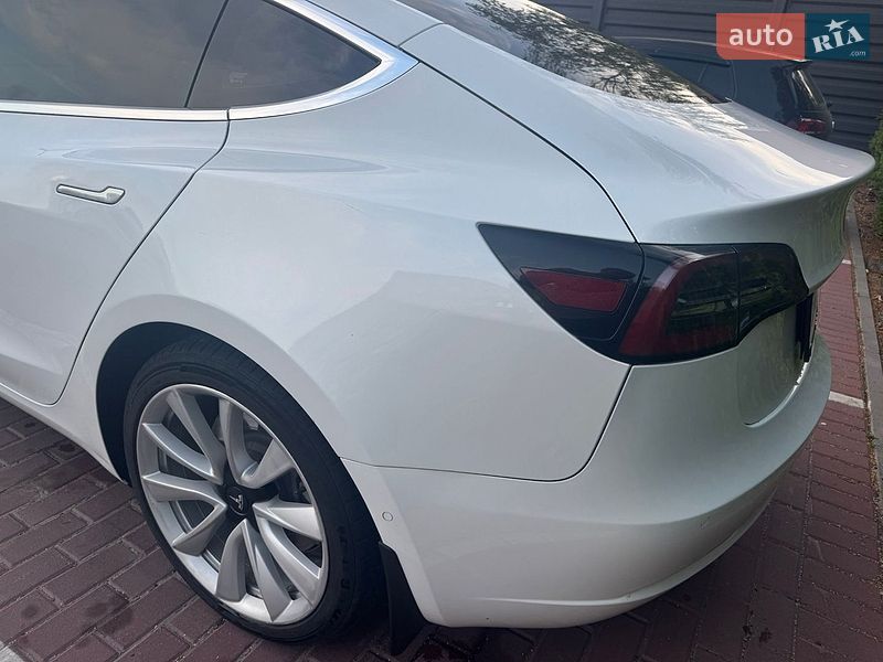 Седан Tesla Model 3 2019 в Черкасах фото 3 Седан Tesla Model 3 2019 в Черкасах