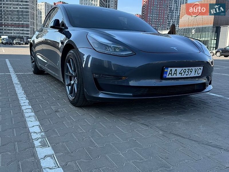 Седан Tesla Model 3 2022 в Києві