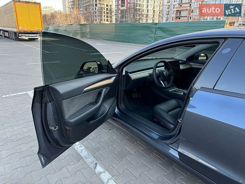 Седан Tesla Model 3 2022 в Києві