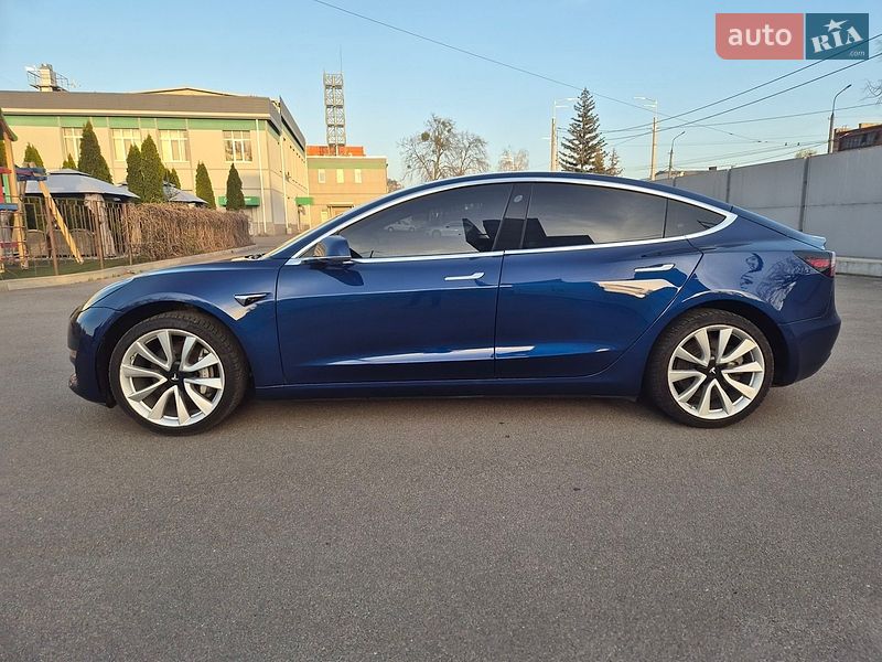 Седан Tesla Model 3 2019 в Києві