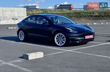 Седан Tesla Model 3 2022 в Львові