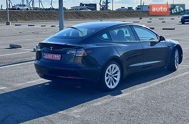 Седан Tesla Model 3 2022 в Львові