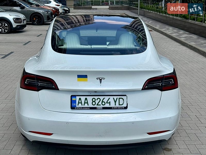 Седан Tesla Model 3 2019 в Киеве фото 5 Седан Tesla Model 3 2019 в Киеве