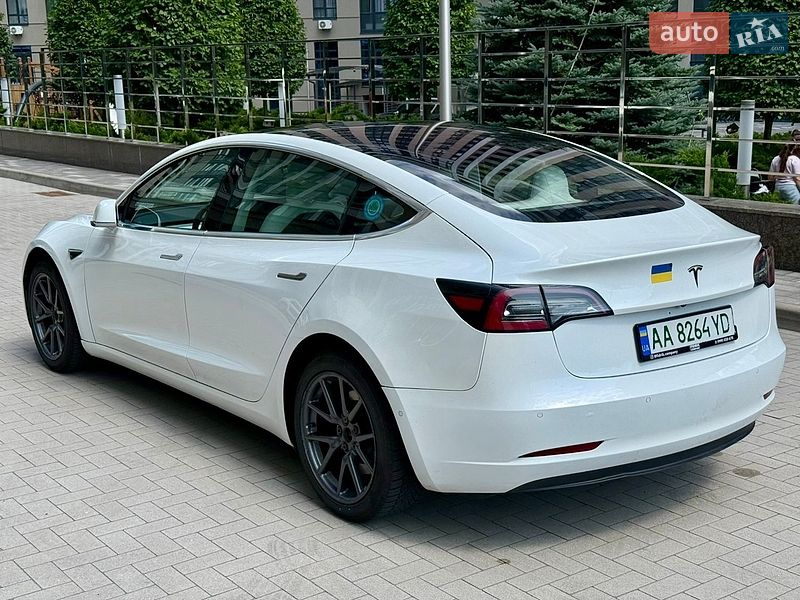 Седан Tesla Model 3 2019 в Киеве фото 6 Седан Tesla Model 3 2019 в Киеве