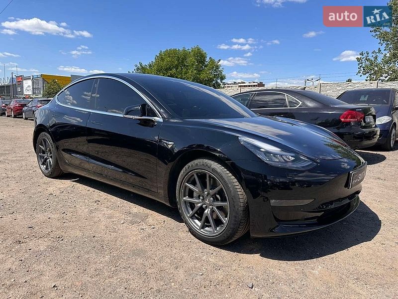 Седан Tesla Model 3 2019 в Миколаєві