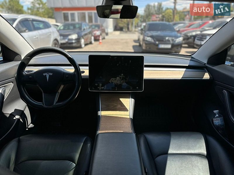 Седан Tesla Model 3 2019 в Миколаєві
