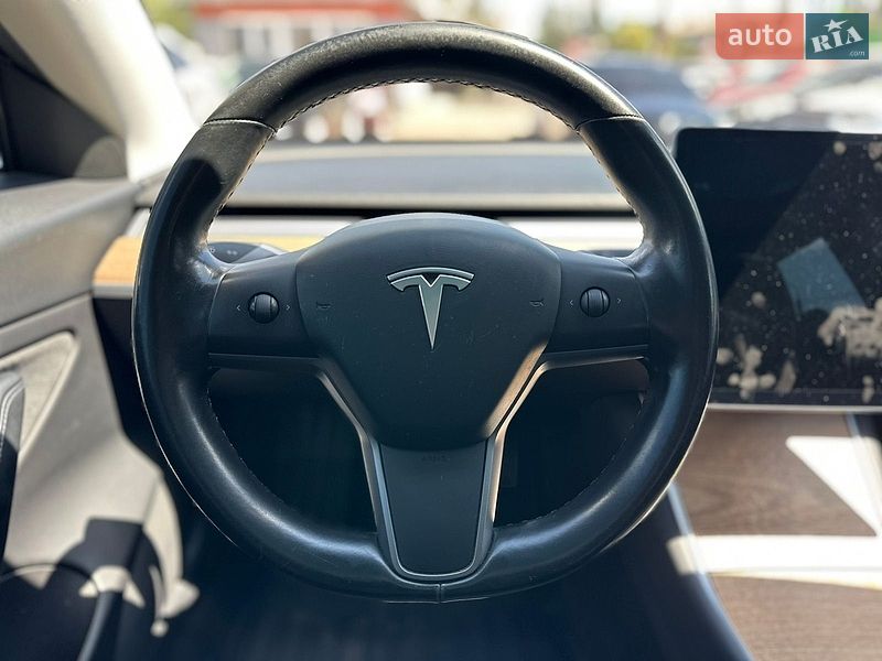 Седан Tesla Model 3 2019 в Миколаєві