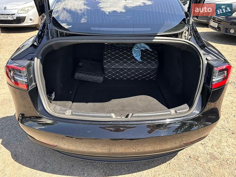 Седан Tesla Model 3 2019 в Миколаєві